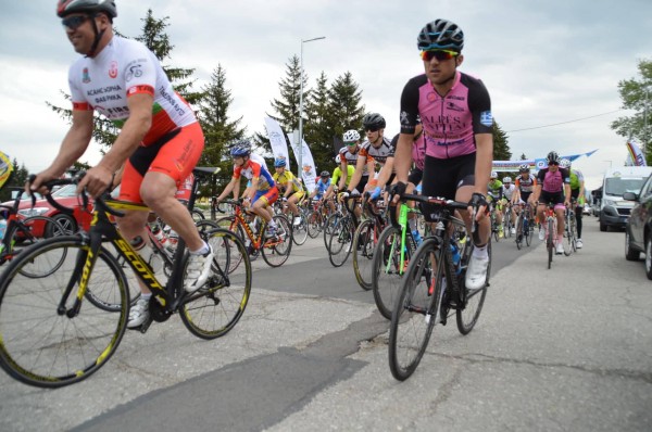 Казанлъшките колоездачи с медали от Купа Долчини 2019