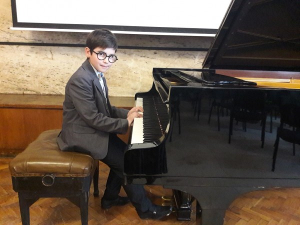 Награди и аплодисменти за възпитаниците на музикалния педагог Елена Юлиянова