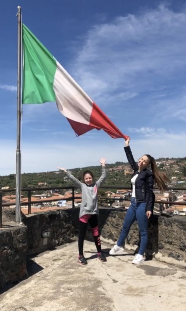 Пианистите на Елена Юлиянова с награди и от Италия