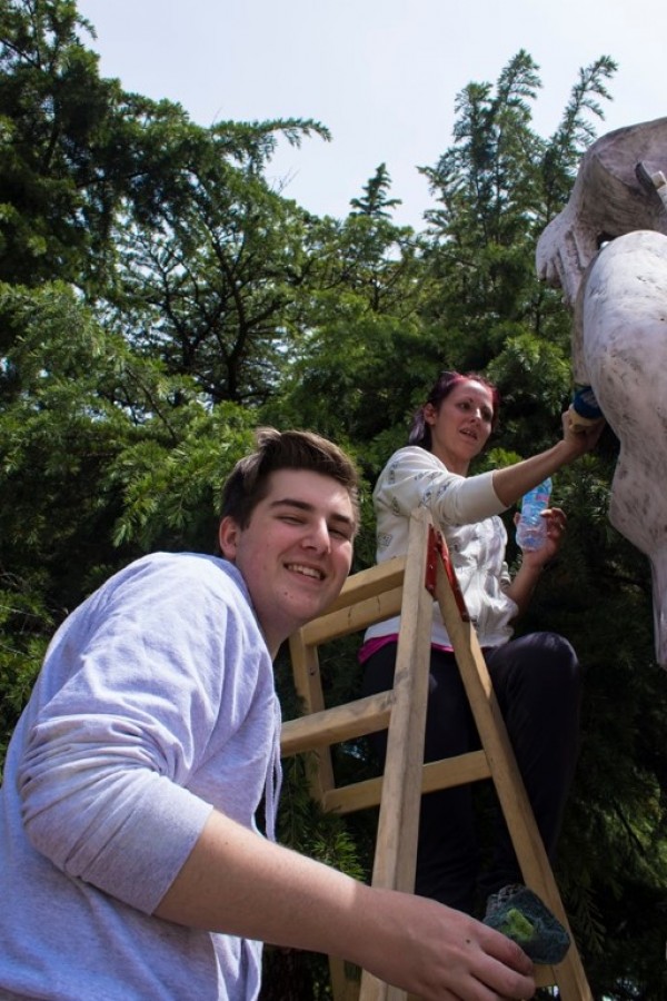 Доброволци възвърнаха блясъка на Тракийката