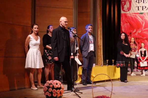 Над 1 200 деца ще танцуват за купа “Българска роза“ в Казанлък