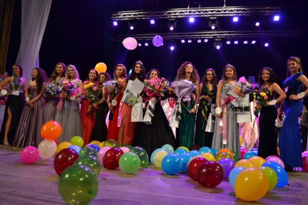 Вероника Кънева е Царица Роза 2019 на Казанлък