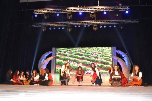 Вероника Кънева е Царица Роза 2019 на Казанлък