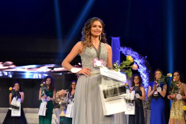 Вероника Кънева е Царица Роза 2019 на Казанлък