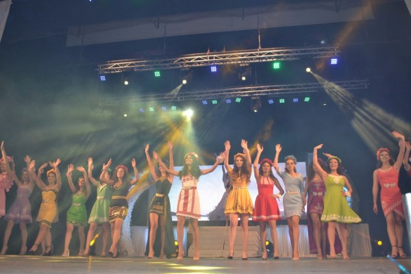 Вероника Кънева е Царица Роза 2019 на Казанлък