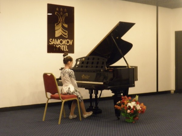 Пианистите на Елена Юлиянова отново обраха наградите