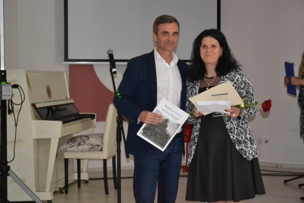 Отличия за казанлъшките преподаватели в конкурса „Учител на годината“