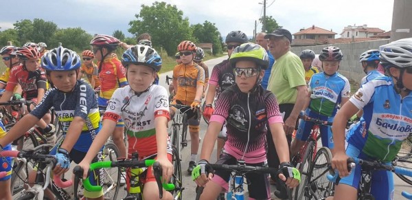 Поредни успехи и отличия за казанлъшките колоездачи