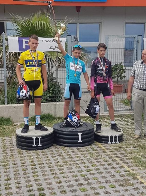 Поредни успехи и отличия за казанлъшките колоездачи