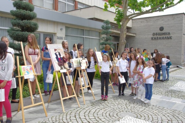 Днешните 30 букви, осветени от братята Кирил и Методий, са ангели хранители