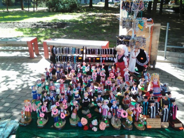 Традиционната „Улица на занаятите“ в Казанлък започна работа