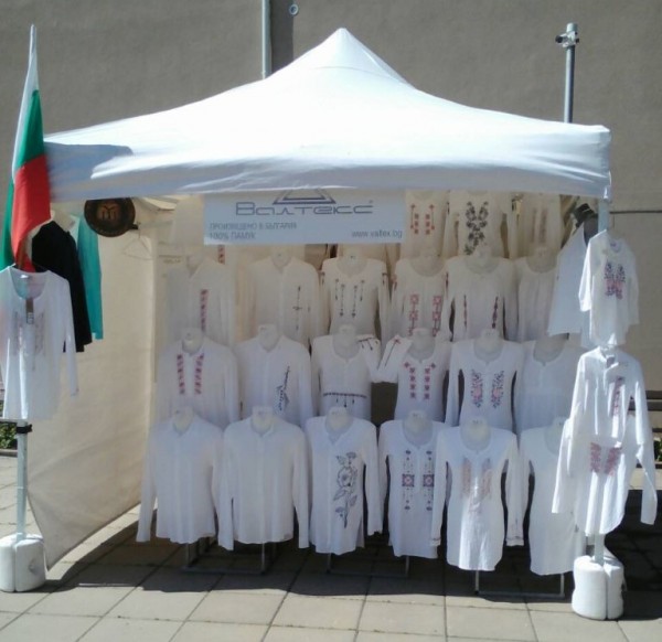 Традиционната „Улица на занаятите“ в Казанлък започна работа