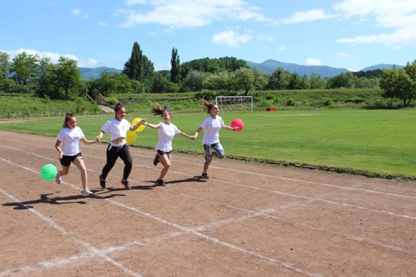 За 14-та година се състоя лекоатлетическата надпревара за “Купа Роза“