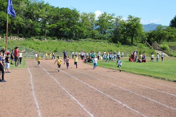 За 14-та година се състоя лекоатлетическата надпревара за “Купа Роза“