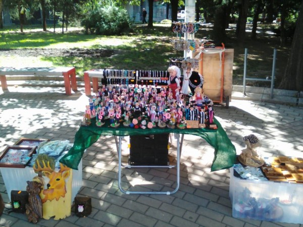 Традиционната „Улица на занаятите“ в Казанлък започна работа