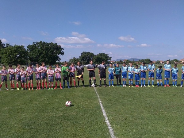 Малките “Рози“ станаха шампиони като разбиха сливенския тим