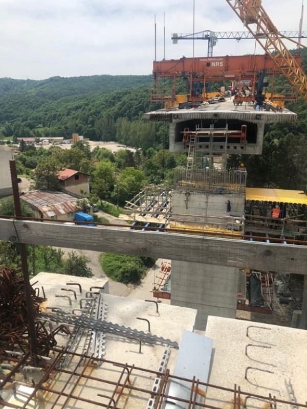 Бойко Борисов: Хиляди политици са говорили, че ще правят тунели и проходи в Шипка, ние го изграждаме в момента