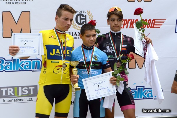 64 колоездачи се бориха за Купа “Долината на тракийските владетели 2019“