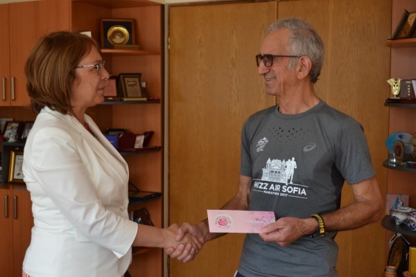 Сърдечна среща на ултрамаратонеца Ради Милев с Кмета Галина Стоянова