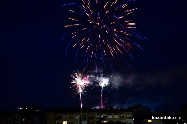 Коронясване Царица Роза 2019 - фойерверк шоу