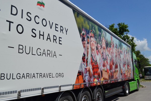 Благодарности от Кмета за Влади и украсените камиони с розоберачки