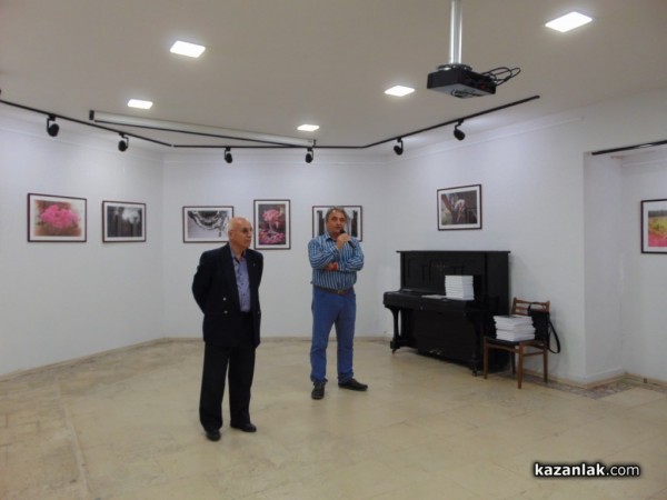 Долината на розите оживя в снимки