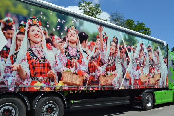 Благодарности от Кмета за Влади и украсените камиони с розоберачки