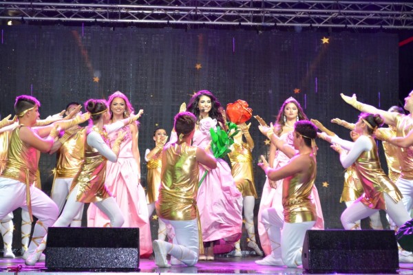 Коронясване на Царица Роза 2019 в Казанлък - „бял, пречистен, празничен, изкъпан от дъжда и дъхав на трендафили“