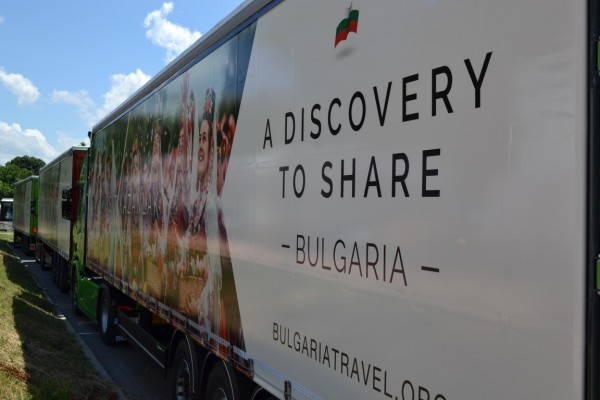 Благодарности от Кмета за Влади и украсените камиони с розоберачки