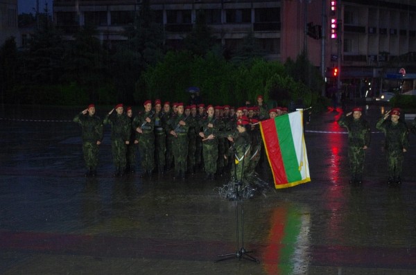 Казанлък се преклони пред Ботев