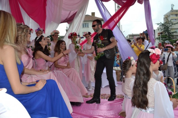 116-те Празници на розата в Казанлък – възхвала и поклон пред създателите на течното злато на света