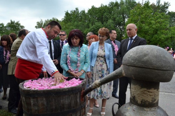 116-те Празници на розата в Казанлък – възхвала и поклон пред създателите на течното злато на света