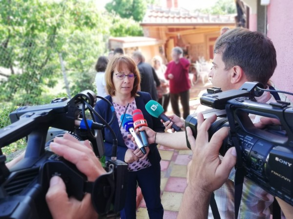 Община Казанлък ще подпомогне възстановяването на ударената от мълния къща