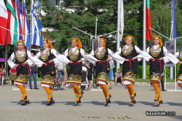 Тъпан бие, хоро се вие 2019