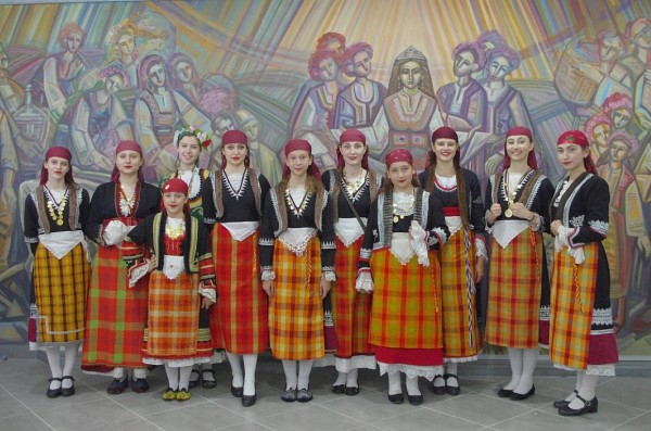 Три дни казанлъчани живяха с красотата на българския фолклор