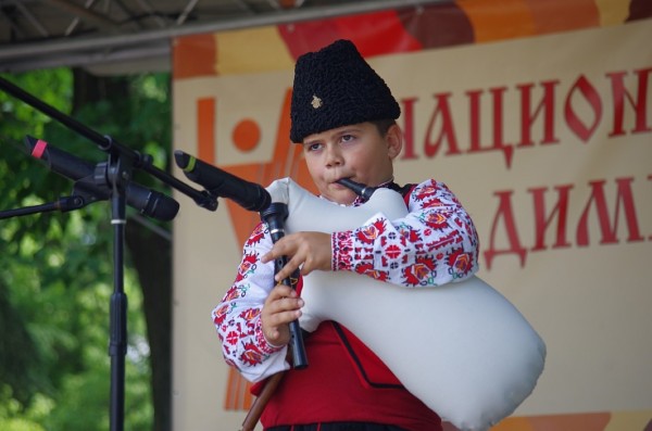 Три дни казанлъчани живяха с красотата на българския фолклор