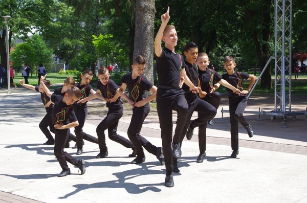 Три дни казанлъчани живяха с красотата на българския фолклор