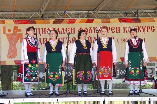 Три дни казанлъчани живяха с красотата на българския фолклор