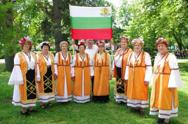 Три дни казанлъчани живяха с красотата на българския фолклор