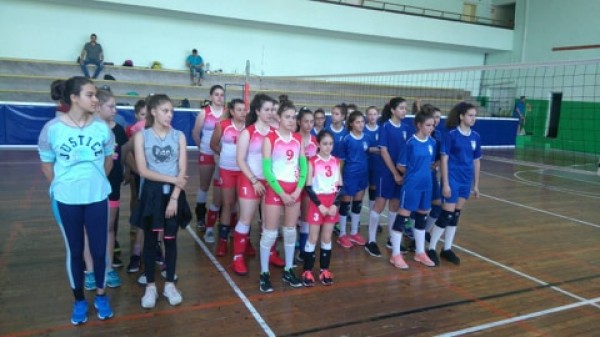 Сребро за волейболния отбор на ОУ “Кулата“