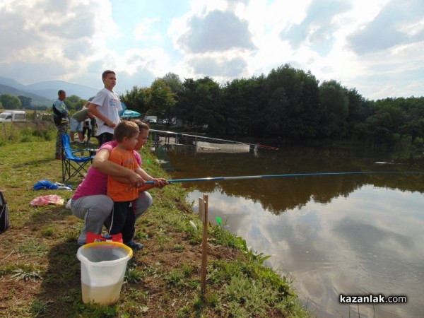 Деца показаха умения в състезание по риболов край Енина