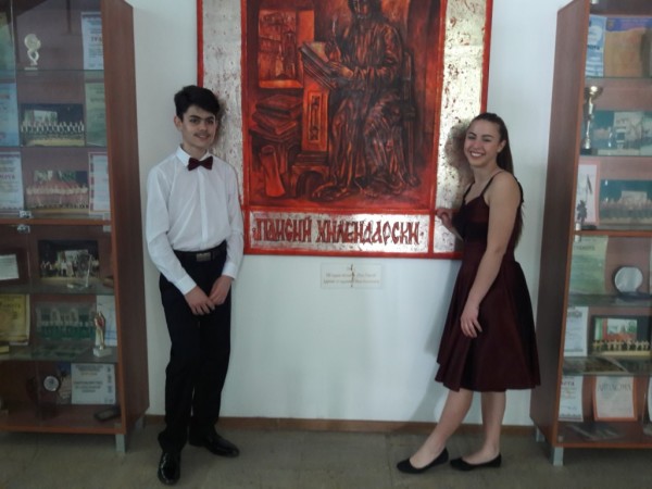 Учениците на Елена Юлиянова започнаха летните конкурси с награди