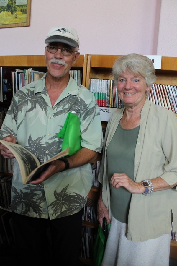 Туристи и библиотекари от САЩ посетиха ОБ “Искра“