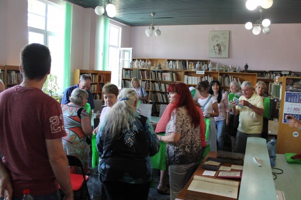 Туристи и библиотекари от САЩ посетиха ОБ “Искра“