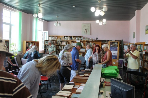 Туристи и библиотекари от САЩ посетиха ОБ “Искра“
