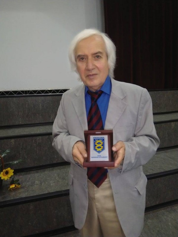 Русенци удостоиха Тео с плакет на фонда „Математика на бъдещето“