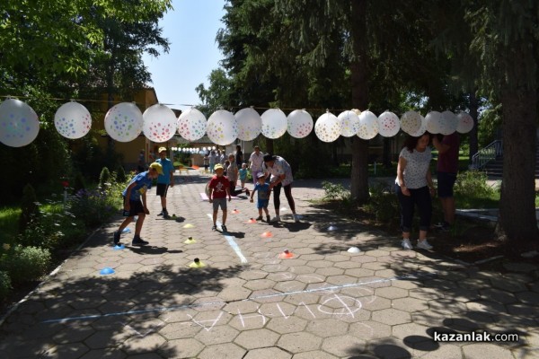 Спортен празник с много игри се проведе в Центъра за деца в Бузовград
