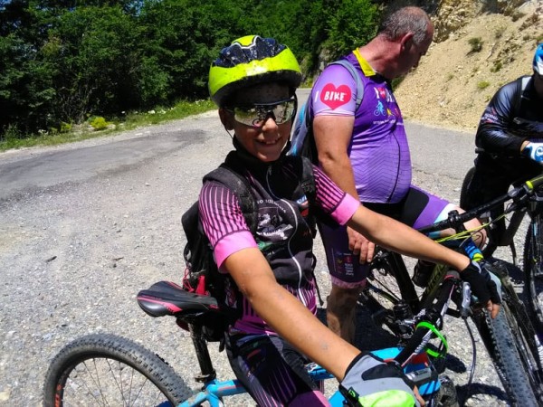 Сребро за колоездачите от „Лястовица“