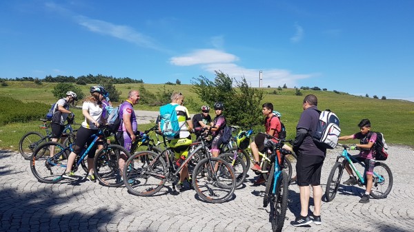 Сребро за колоездачите от „Лястовица“