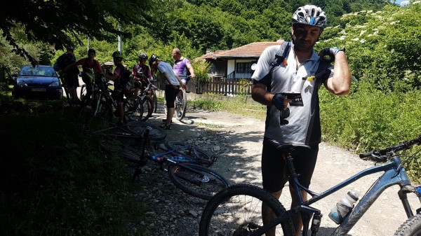 Сребро за колоездачите от „Лястовица“